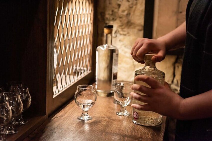 Evolution of Gin and Underground Gin Tasting in Edinburgh