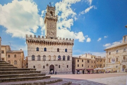 Under the Tuscan sun - Montepulciano and Pienza tour from Rome
