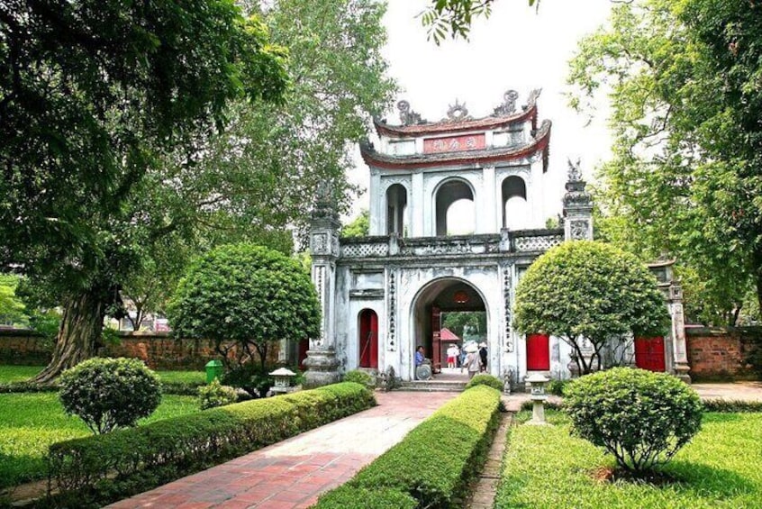 Half Day Hanoi City Highlights Private Tour with Train Street