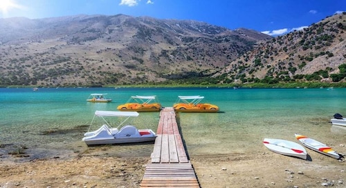 Lake Kournas: Pedal Boat Rental With Transfer