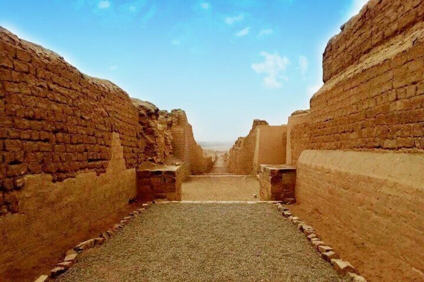 Half Day Walking Tour to Sacred Archaeological Site of Pachacamac