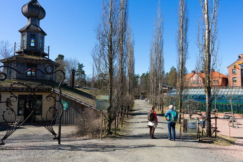 Picture 5 for Activity Drøbak: Guided walk along the coastal path and the forest