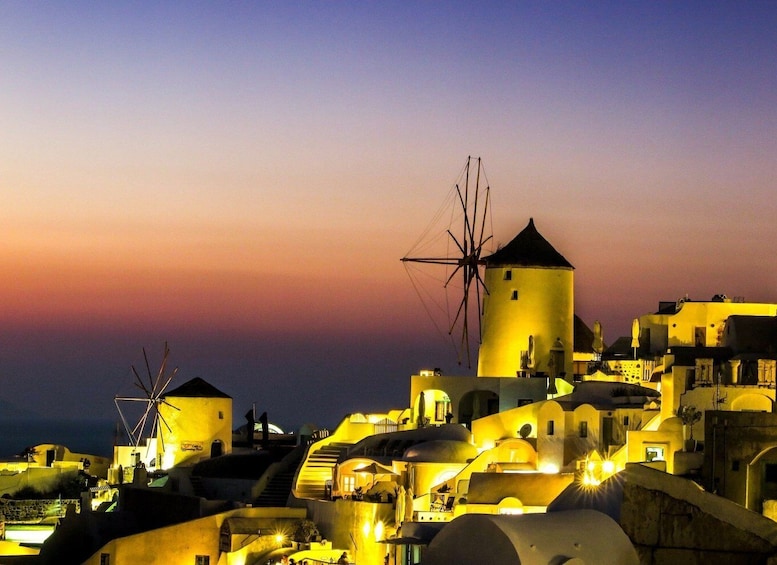 Santorini: Oia Cultural Highlights Sunset Walking Tour