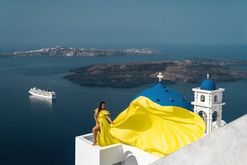 Flying Dress Private Photoshoot in Santorini: Birthday Package