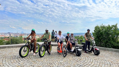 ปราก: ทัวร์ชมทัศนียภาพเมืองด้วยจักรยานไฟฟ้า Fat Bike