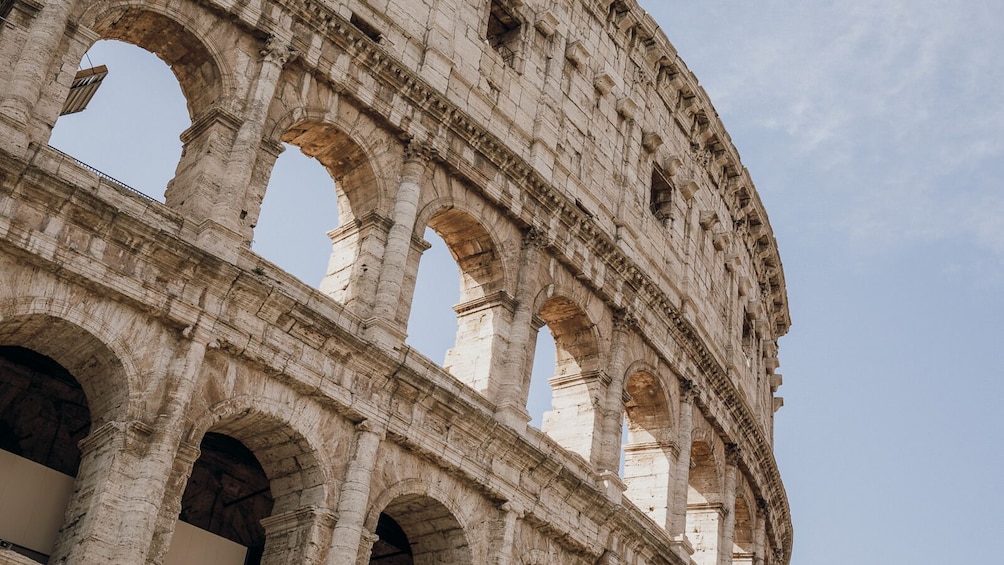 VIP Caesar's Palace Tour with Colosseum & Roman Forum