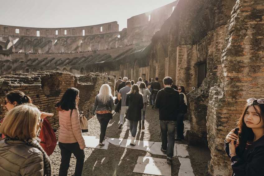 VIP Caesar's Palace Tour with Colosseum & Roman Forum