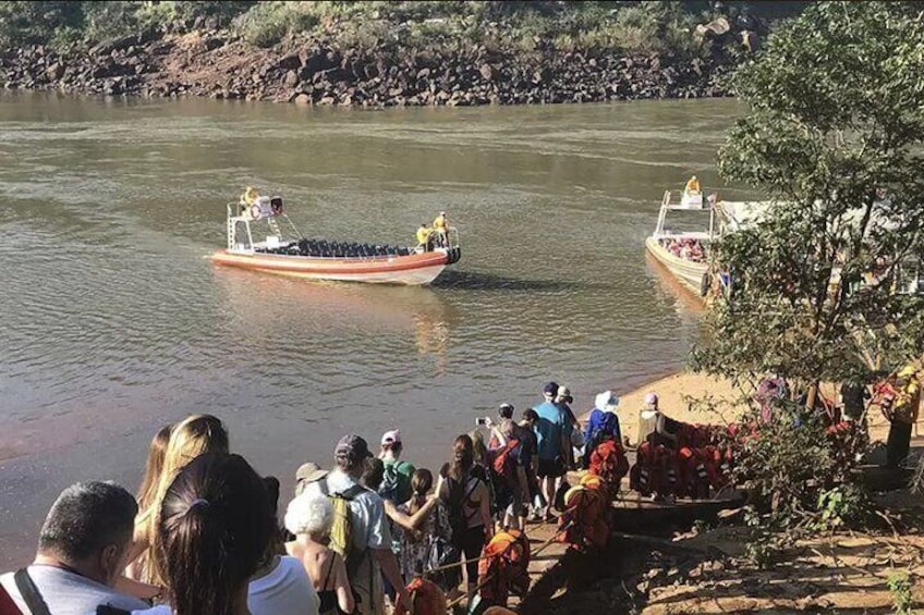 Full Day tour Argentinean Iguazú Falls with 4x4 Jungle Adventure