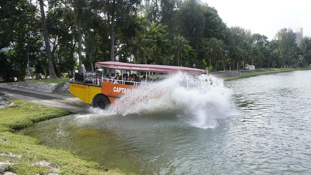 Singapore Flyer Combo Plus Captain Explorer DUKW Tour