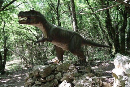 過去的足跡:從庫塔西到古代景觀的�旅程