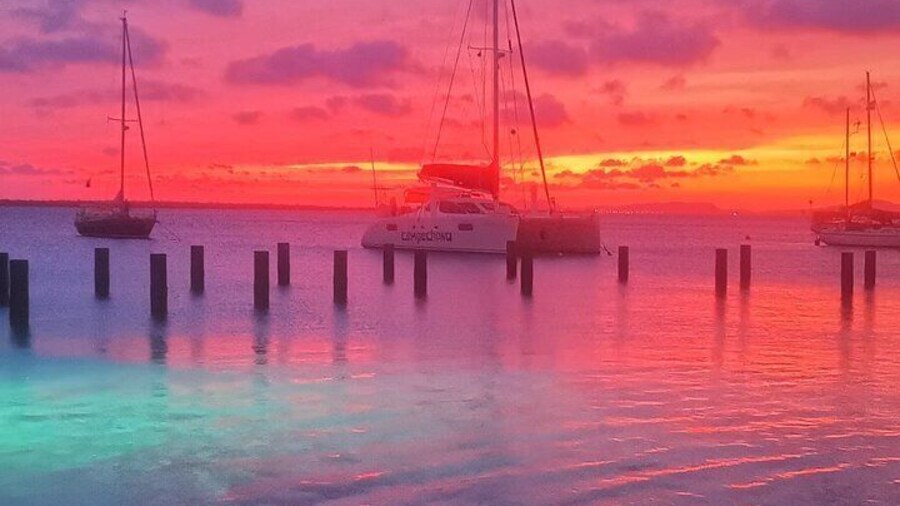 Sunset of Bonaire. We offer a sunset tour when a cruise ship stays longer in port
