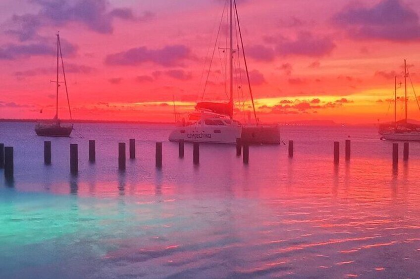 Sunset of Bonaire. We offer a sunset tour when a cruise ship stays longer in port 