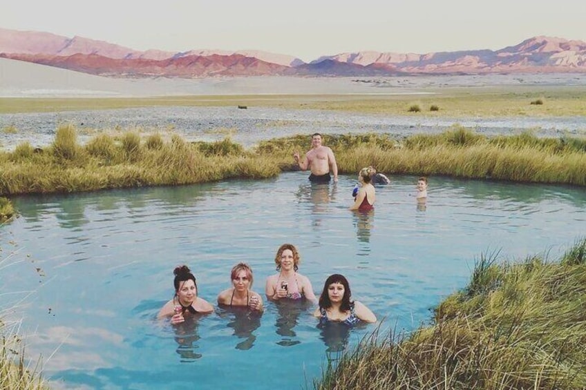 4 Hour Private Tour in Hidden hot springs outside Death Valley