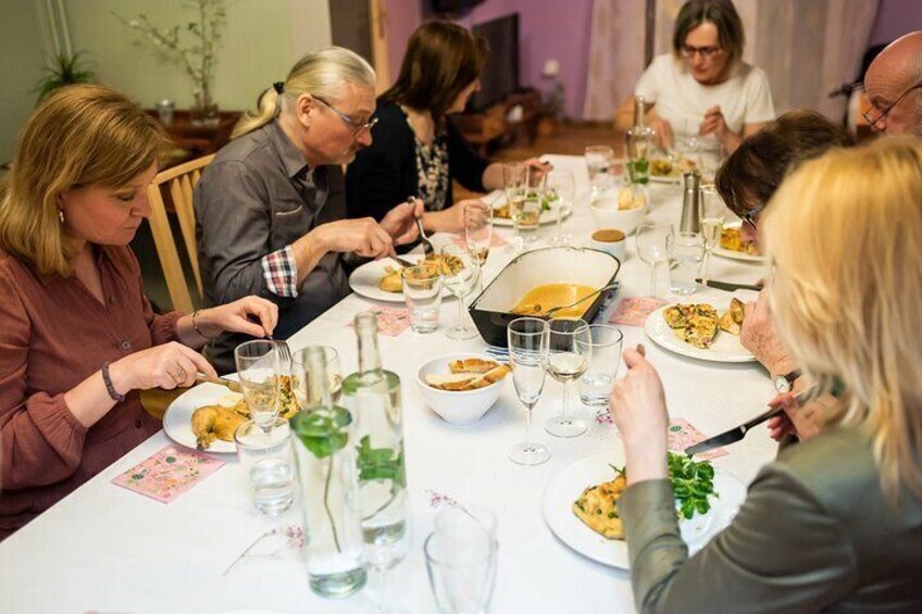 4-Hour Traditional Czech Dinner with Wine in Local Prague Home 