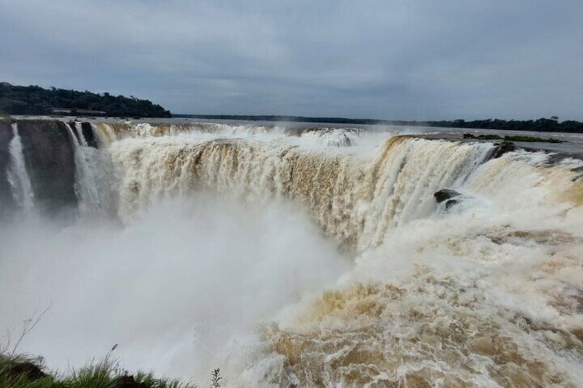 Full Day Private Tour Iguazú Falls with Local Guide