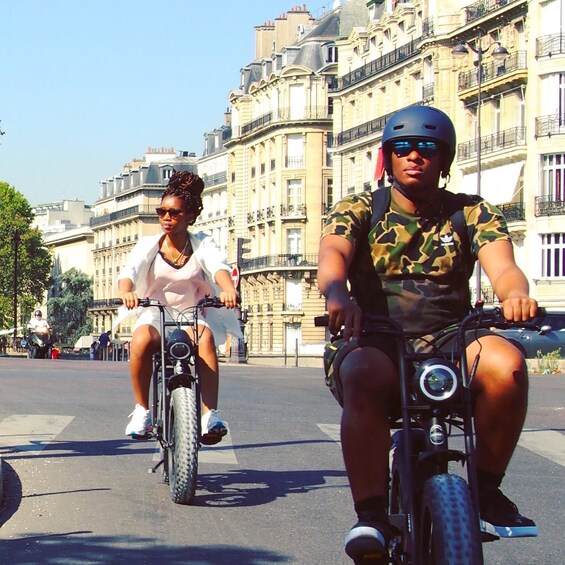 Picture 6 for Activity Paris: City Highlights Private Electric Bike Tour with video