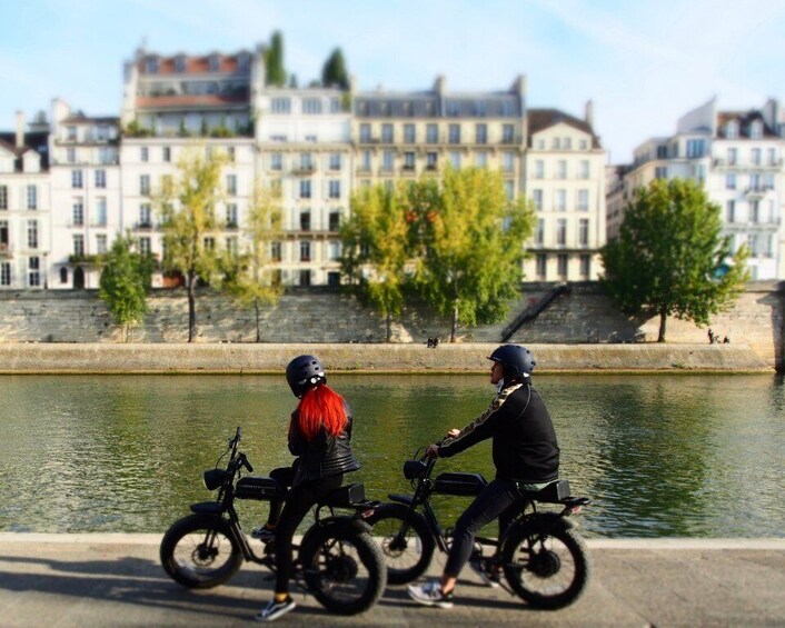 Picture 4 for Activity Paris: City Highlights Private Electric Bike Tour with video
