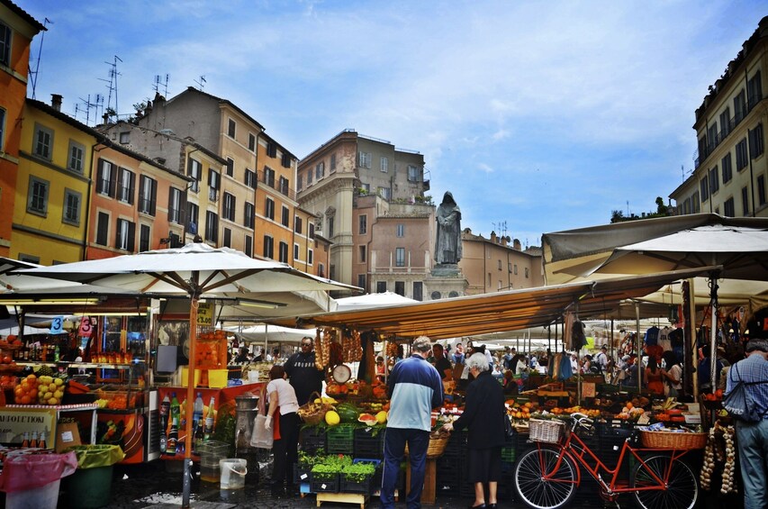 Rome: Small-Group tour by night: a deliciously cultural tour for Foodies