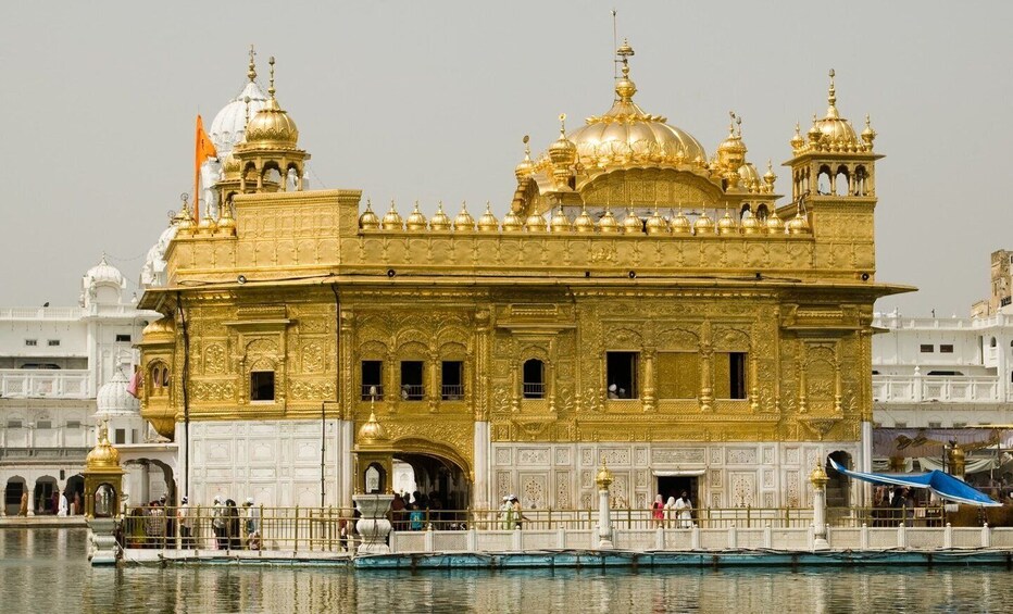 Picture 1 for Activity Amritsar: Golden Temple Jallianwala Bagh & Wagah Border tour