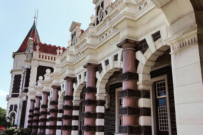 Heritage City and Larnach Castle Van tour with Historian Guide