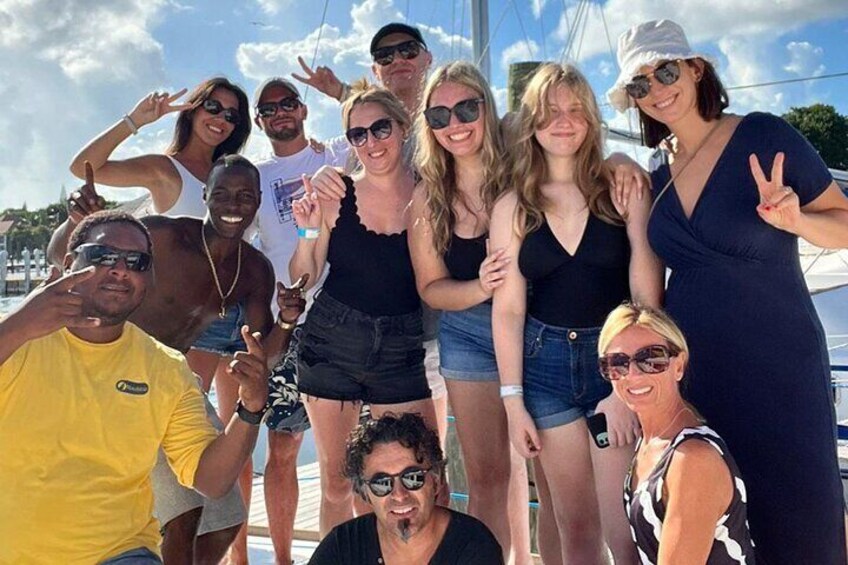  Nassau: Swimming Pigs, Turtles, Snorkeling -All Day- with lunch