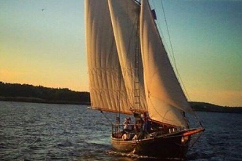 Schooner Applejack Sunset Sail Tour in Boothbay Harbor 