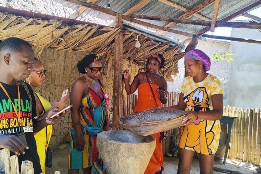 Palenque Native Guide, free entrance tickets, dance show & lunch