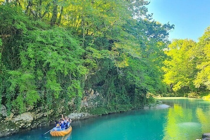 Частный тур из Кутаиси по каньонам с плаванием в Прозрачной реке