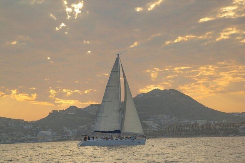 Luxury sailboat tour at sunset in Los Cabos