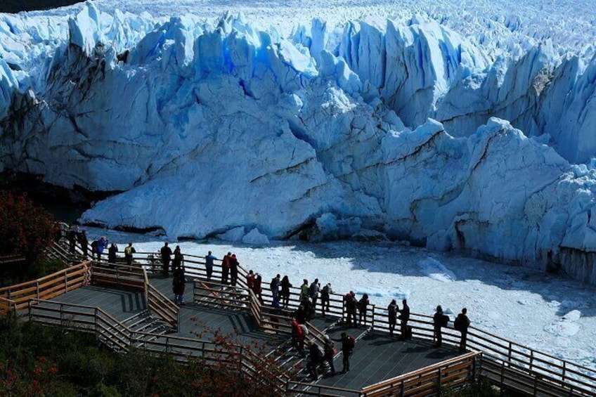 Tour to the Perito Moreno Glacier with Boat Navigation