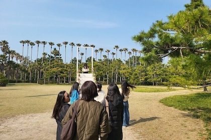 Jeju Island West join Bus Tour included Lunch and Entrance fee