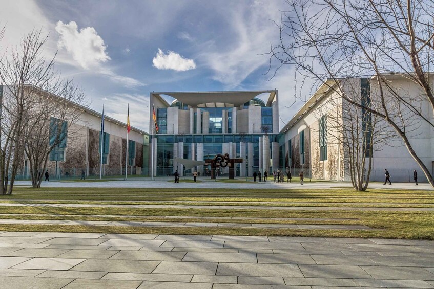 Berlin Highlights, History, and Government District