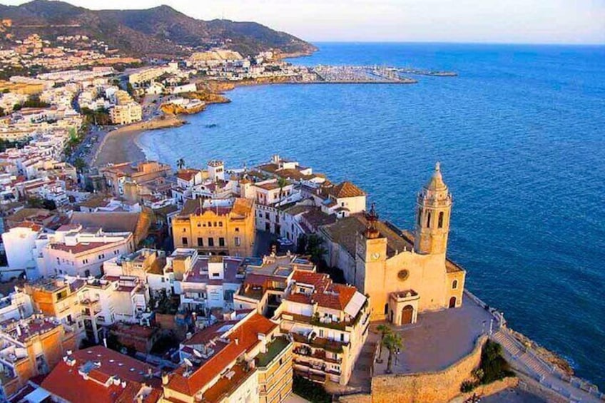 Private Transfer From Barcelona to Sitges