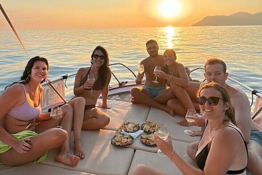 Private Sunset Boat Tour with Aperitif in Portofino Gulf