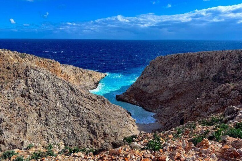 Discover Akrotiri: A Full-Day Private Adventure of Scenic Wonders