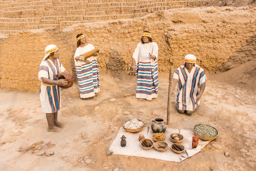 Picture 2 for Activity Lima: Private Tour to Huaca Pucllana and Huaca Mateo Salado