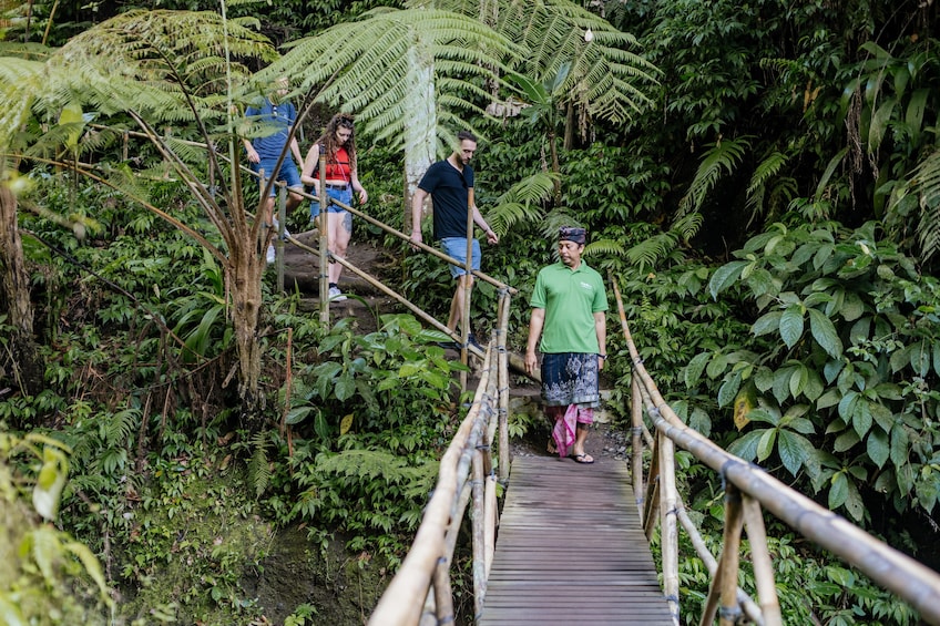 Bali Instagram Tour: Lempuyang Temple, Tukad Cepung Waterfall and More
