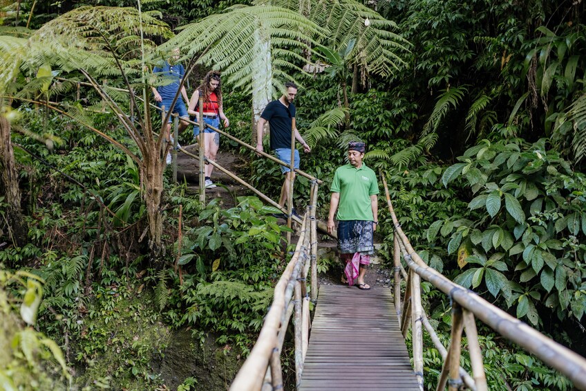 Bali Instagram Tour: Lempuyang Temple, Tukad Cepung Waterfall and More