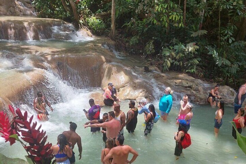 Private Day Tour in Dunn River Falls and Tubing