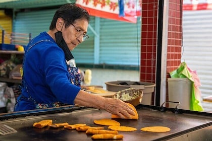 Breakfast & Market Tour in San Luis Potosí with English Guide