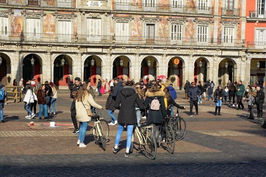 Private E-bike Tour of Madrid Monumental and Retiro Park