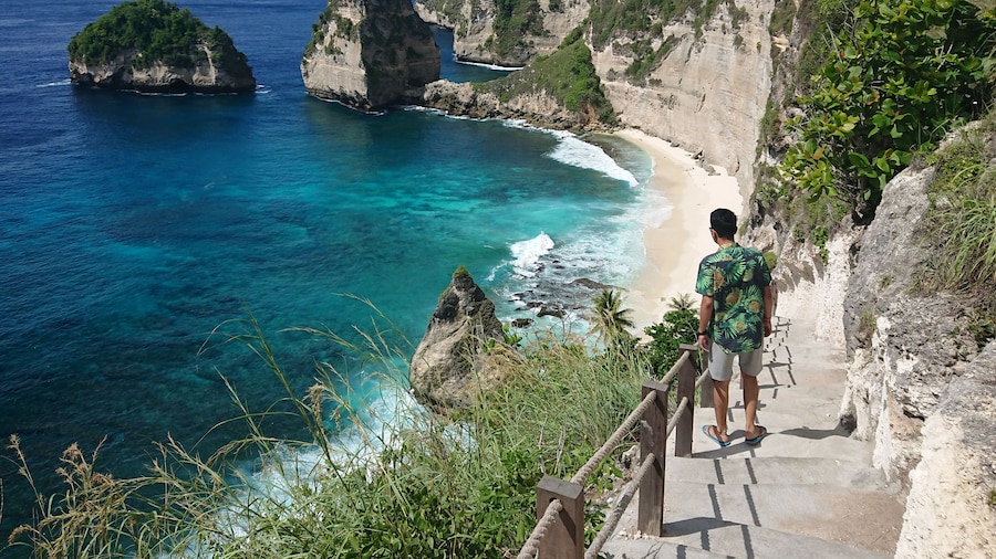 East Nusa Penida Tour: Atuh Beach & Diamond Beach – Full Day