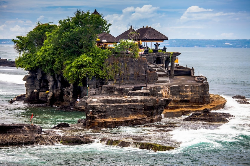 Tanah Lot Temple Guided Walking Tour – 2 Hours