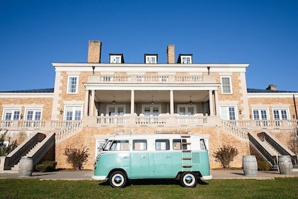 Half-Day Vintage Volkswagen Wine Tour in Virginia's Countryside