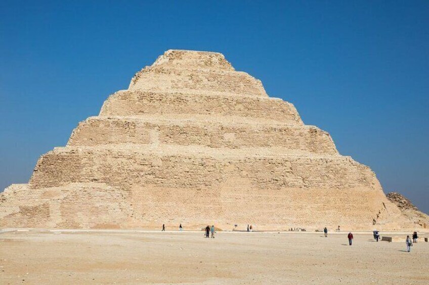 Private Tour Memphis, Saqqara, and Dahshur Pyramids from Cairo.