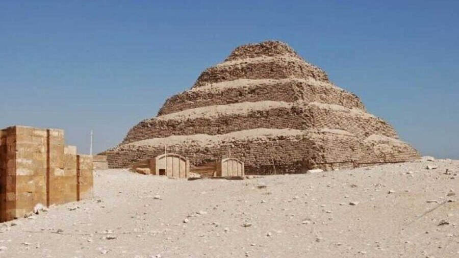 Private Tour Memphis, Saqqara, and Dahshur Pyramids from Cairo.