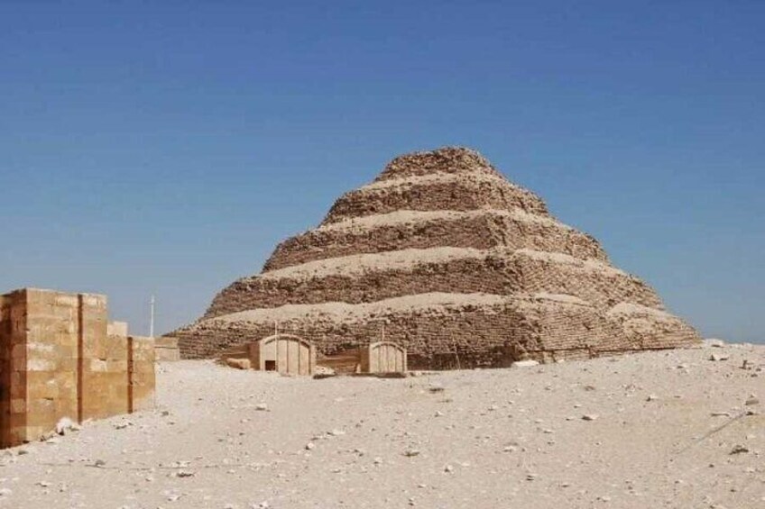 Private Tour Memphis, Saqqara, and Dahshur Pyramids from Cairo.