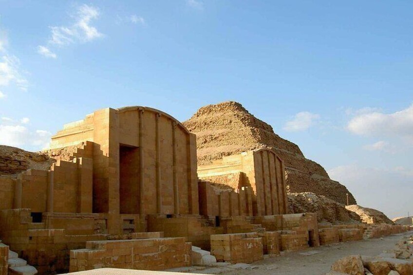 Private Tour Memphis, Saqqara, and Dahshur Pyramids from Cairo.