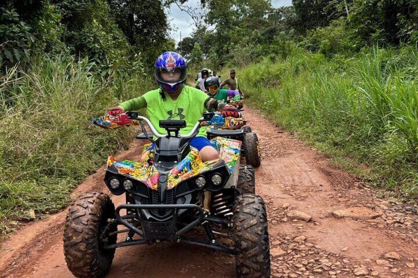 Unique 4 wheel adventure on a Pineapple Farm in Panama