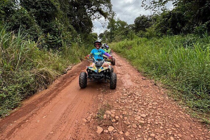 Unique 4 wheel adventure on a Pineapple Farm in Panama